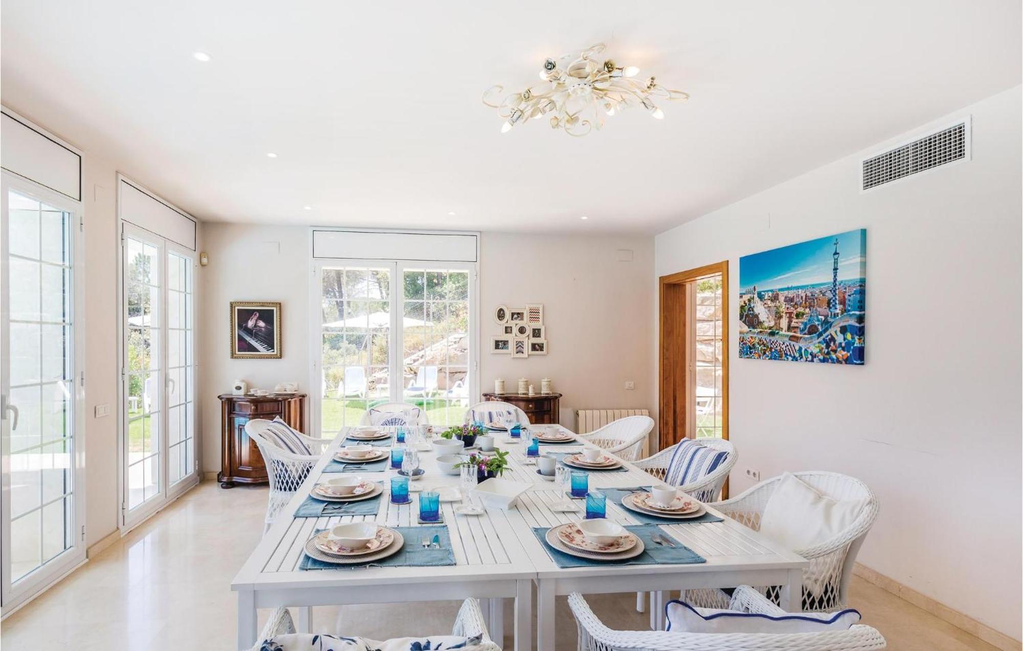 Nice Home In Cabrils With House A Mountain View Esterno foto